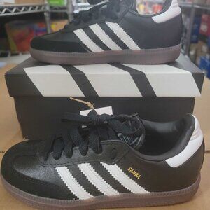 NWT adidas Unisex Samba Indoor Sneaker, Black/White/Gum-SZ 12.5 Little Kid